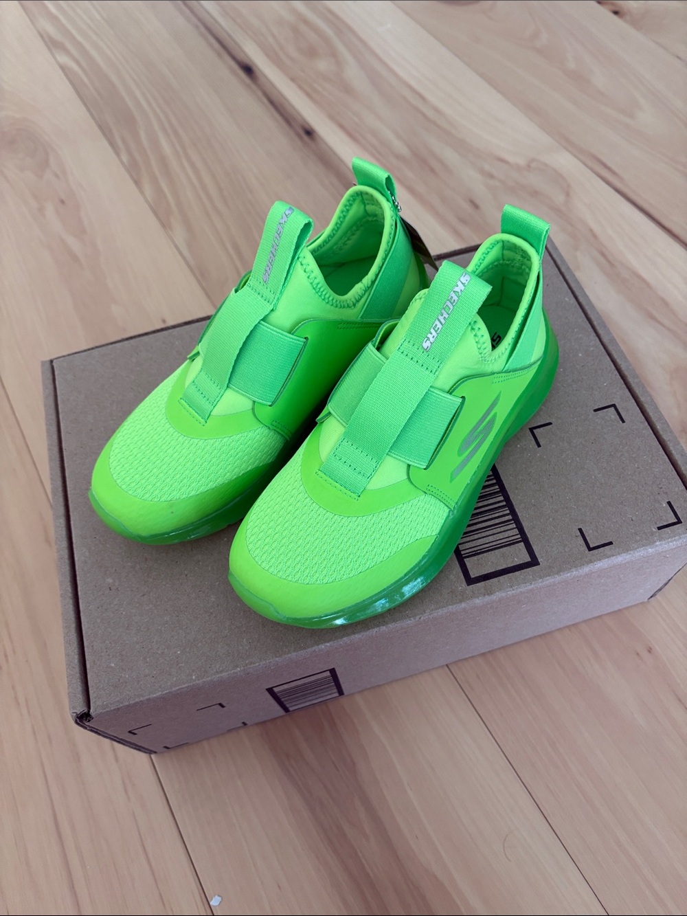 NEW in BOX: Skechers Kids Skech Fast Ice Slip-On Sneakers - Bright Green
